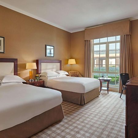 Fairmont St Andrews, Scotland Hotel Ngoại thất bức ảnh A room at the Hilton London Paddington